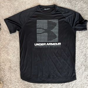 Black Under Armor loose fit workout performance apparel